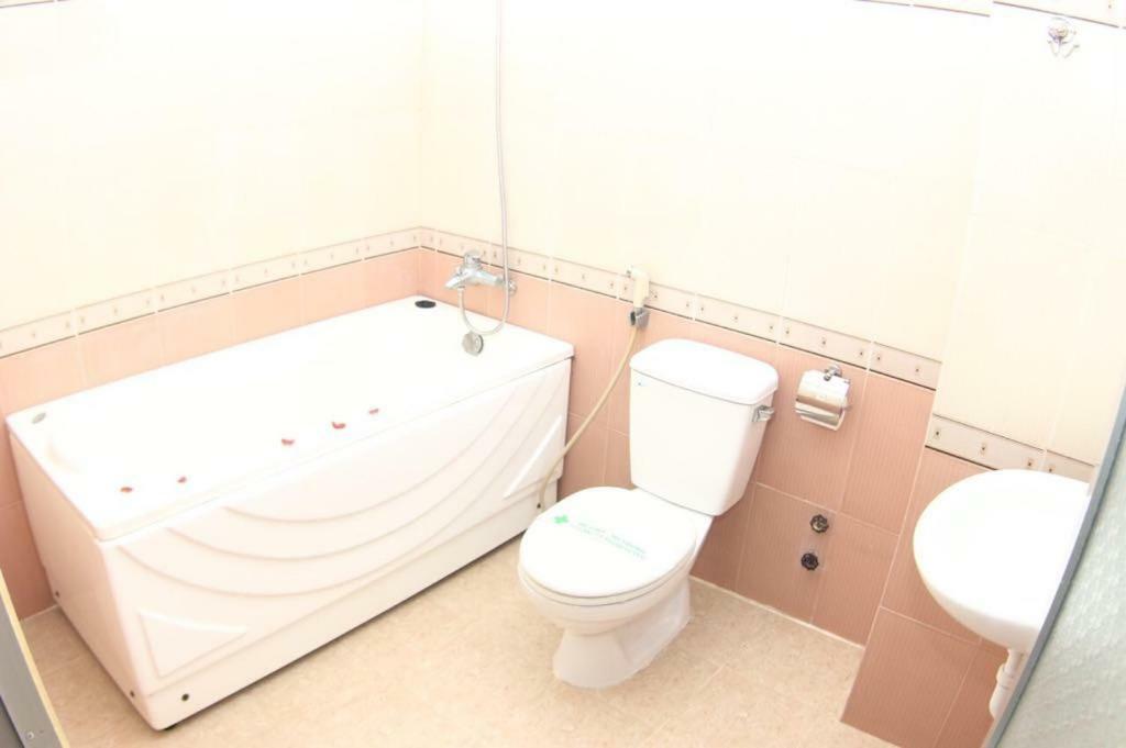 Thanh Ngoc Hotel Nha Trang Zewnętrze zdjęcie
